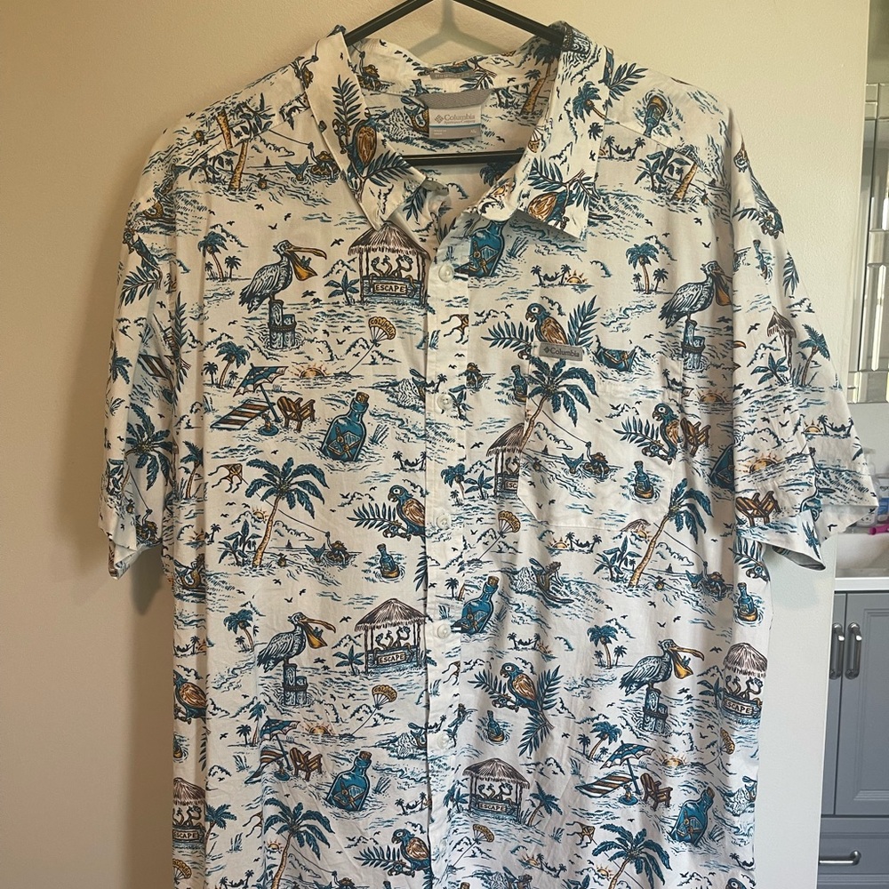 Columbia beach tropical Caribbean print shirt